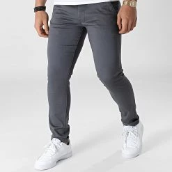 De gros ⭐ Pantalon Chino Flex Tapered Gris Anthracite de Reell 👖 Jeans ✔️