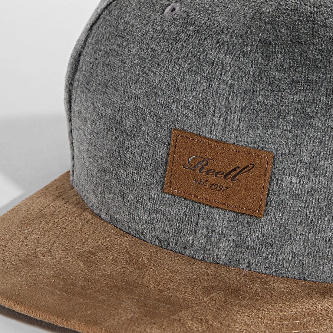 Les meilleures critiques de 🎉 Casquette Snapback Suede Gris de Reell 👖 Jeans ✨ – Image 2