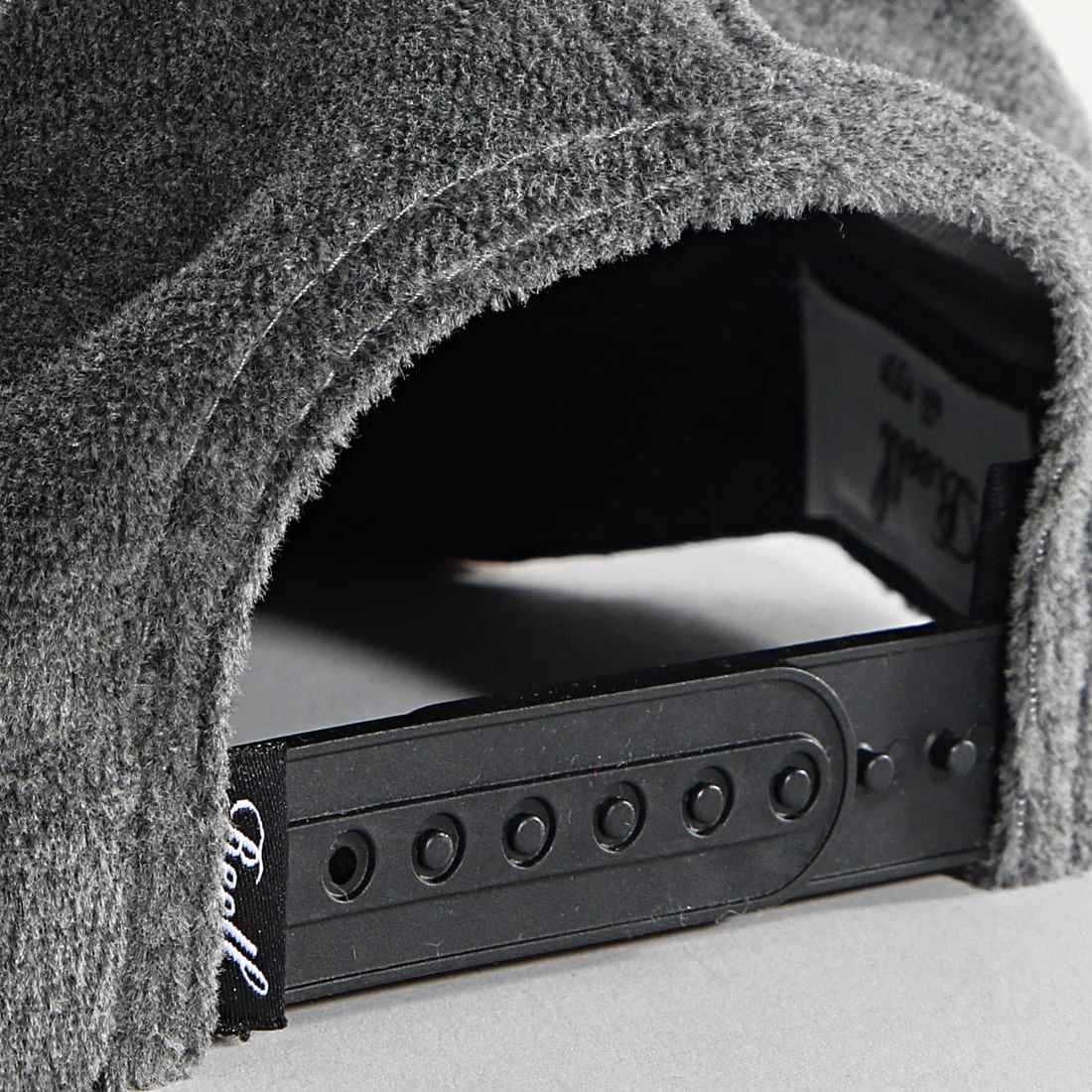 Les meilleures critiques de 🎉 Casquette Snapback Suede Gris de Reell 👖 Jeans ✨ – Image 3